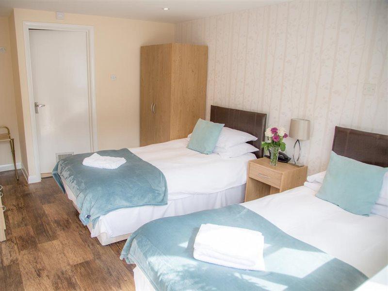 Stay And Relax At The Yew Tree Manuden Exterior photo