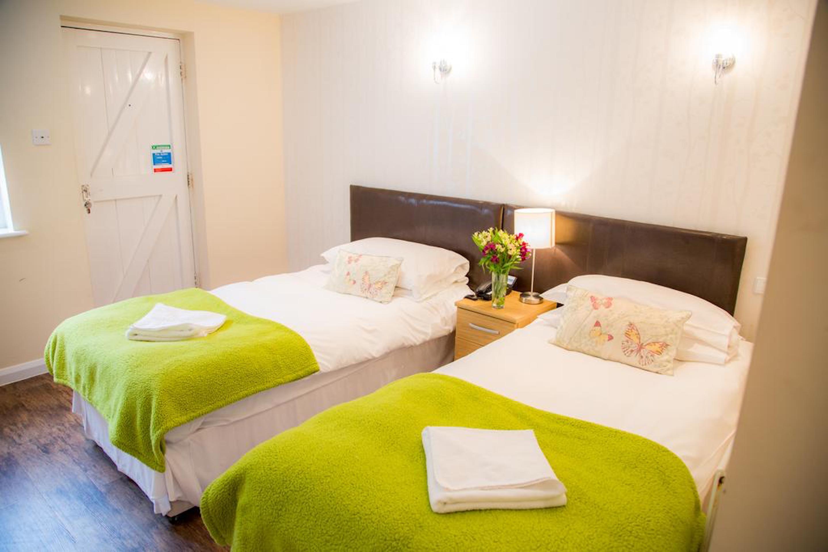 Stay And Relax At The Yew Tree Manuden Exterior photo