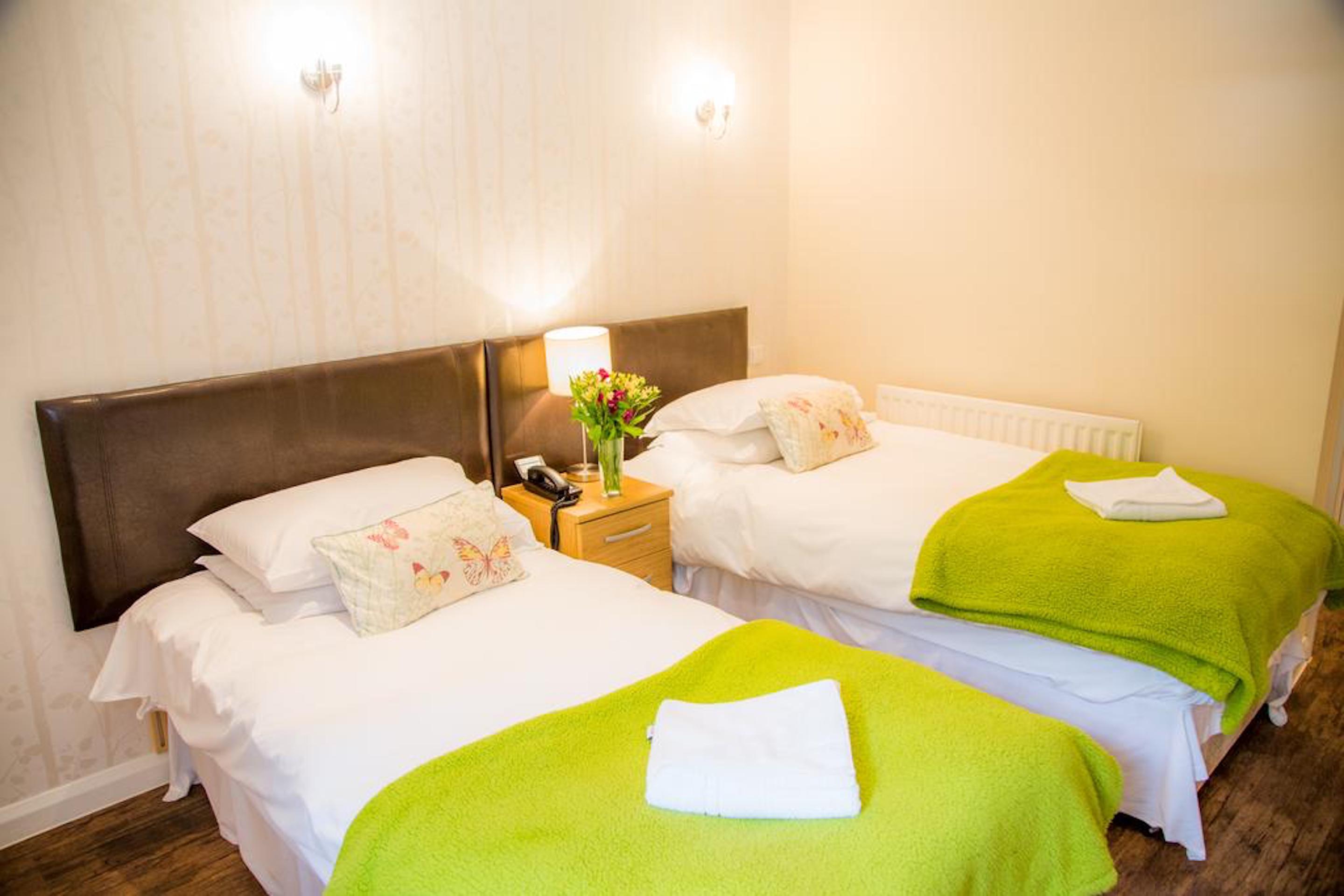 Stay And Relax At The Yew Tree Manuden Exterior photo