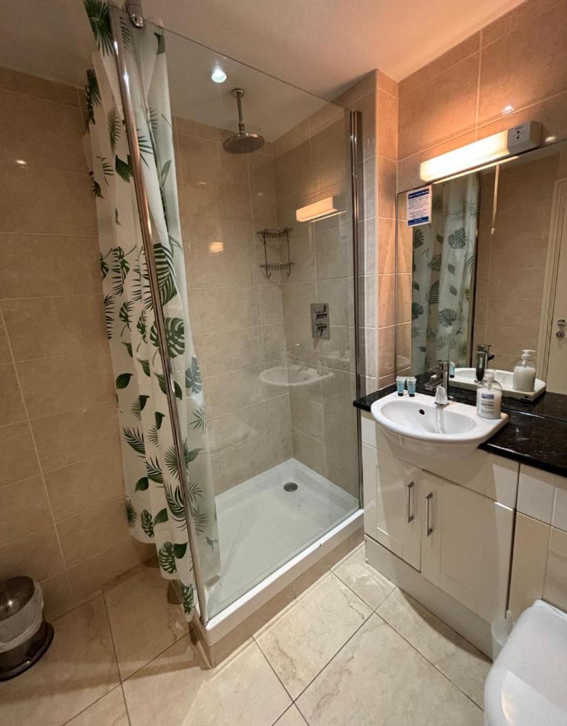 Stay And Relax At The Yew Tree Manuden Exterior photo