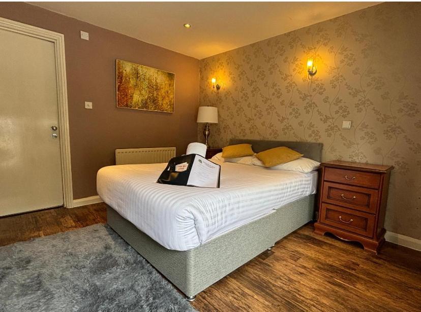 Stay And Relax At The Yew Tree Manuden Exterior photo
