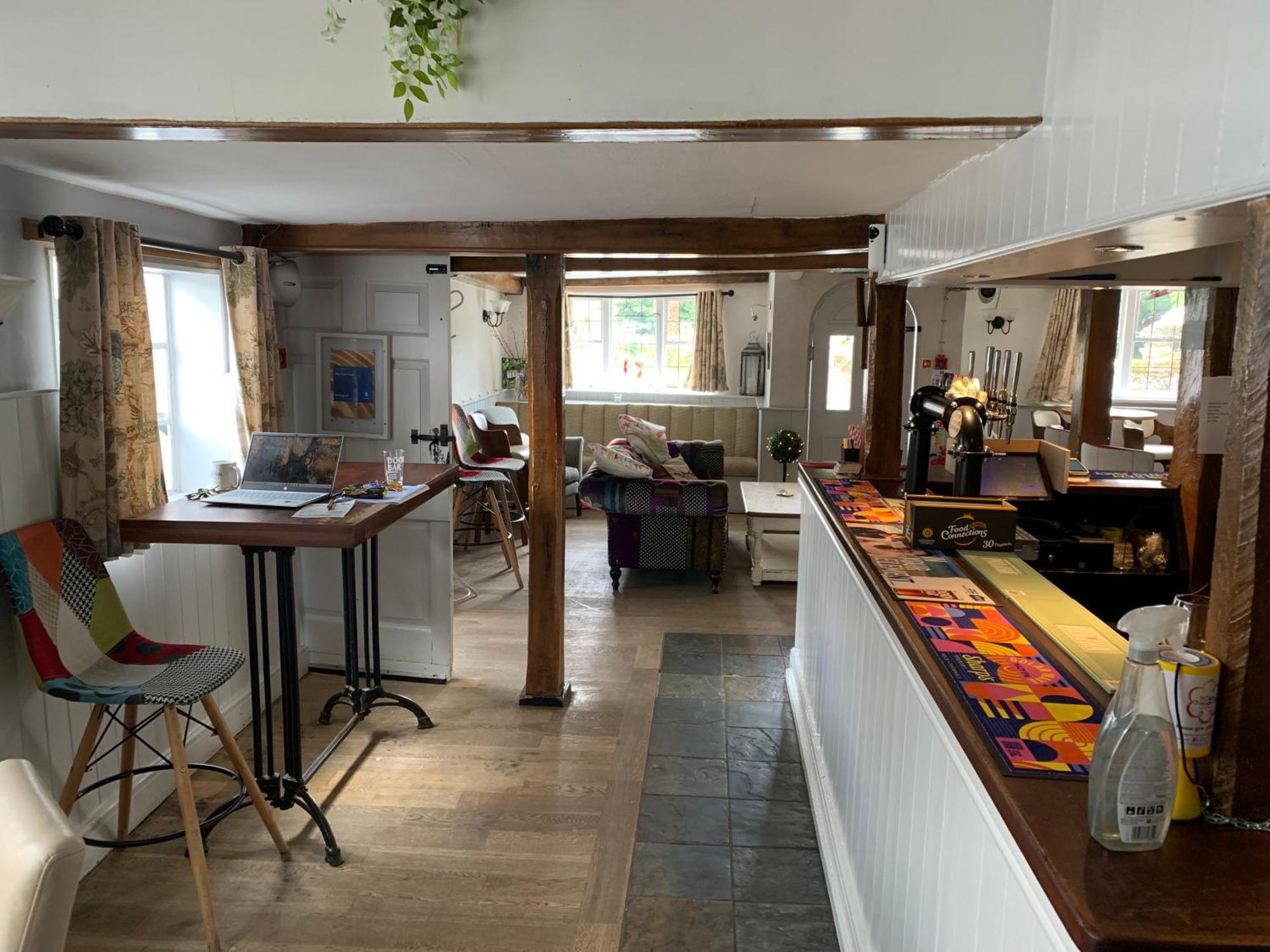 Stay And Relax At The Yew Tree Manuden Exterior photo
