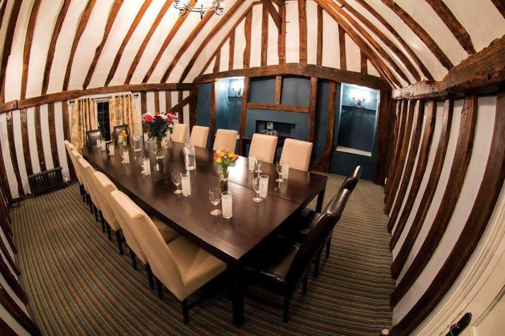 Stay And Relax At The Yew Tree Manuden Exterior photo
